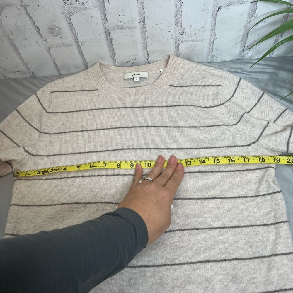 Vince wool cashmere crew neck sweater - Picture 5 of 7